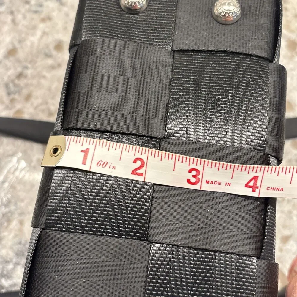 Harveys seatbelt handbag